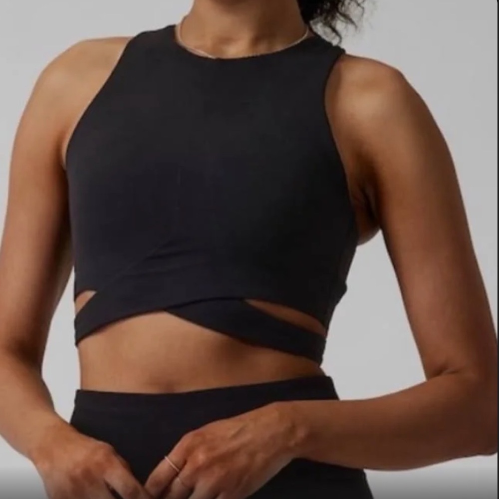 Athleta Conscious Cut Out Crop D-DD NWT